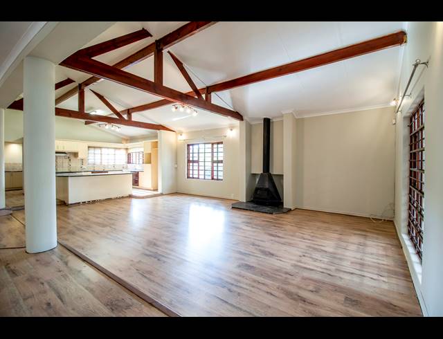 6 BEDROOM FREEHOLD RENTED IN SANDOWN